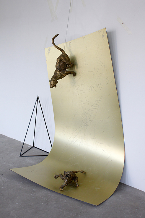 杨心广 两只老虎 2012 铝塑板 、铜、铁 Two Tigers 2012 Aluminum Plastic Board、Bronze、Steel 200×100×180㎝ 